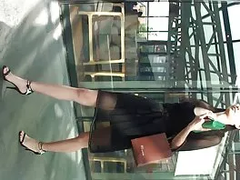Bimbo bím Bailey Base phimsex hay phu de lắc lư trong phòng khách