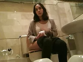 Cô bé tóc đen Brooklyn Daniels sex bo chong nang dau phu de được sâu sắc